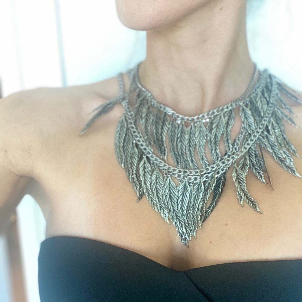 Statement feather silver vintage necklace